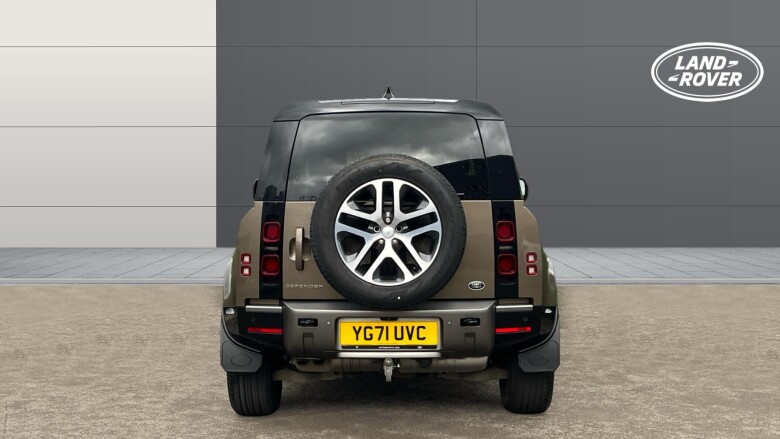 Land Rover Defender 3.0 D250 X-Dynamic S 90 3dr Auto Diesel Estate